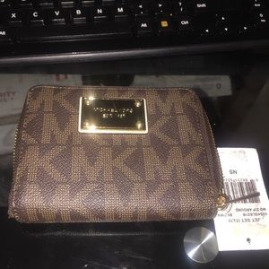 Michael Kors Wallet Brand New FREE gift